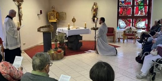 Eucharistische Anbetung_1 (c) Carsten Mayer Eucharistische Anbetung_1