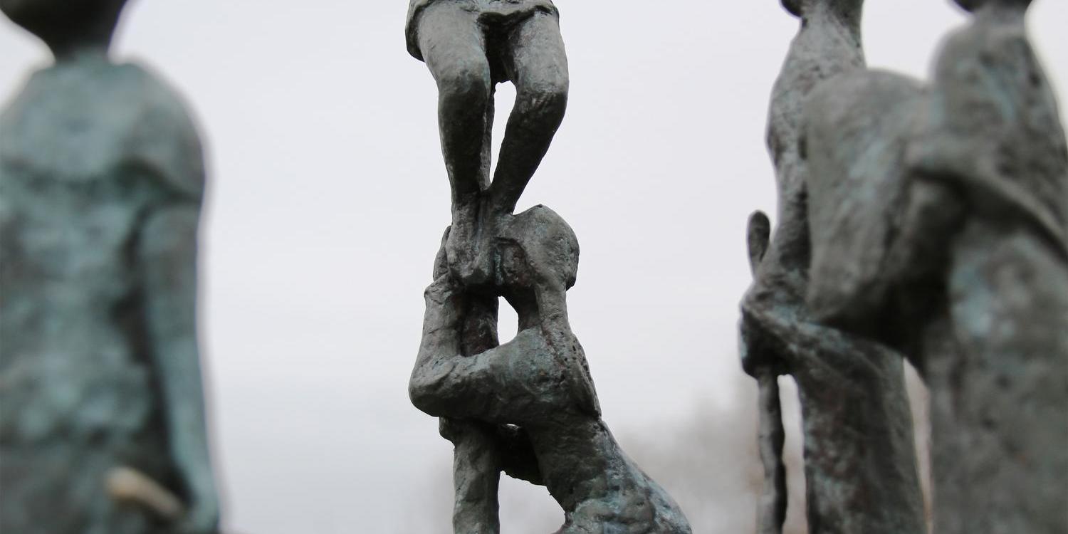 madfelder_kreuzweg_xii_2_by_peter_weidemann_pfarrbriefservice