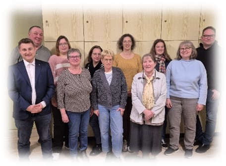 hintere Reihe (v.l.n.r.): Elmar Sesterhenn, Denise Schmitt, Melanie Wagner, Jutta Schnitzler, Franziska Krämer, Eric Schweitzer; vordere Reihe (v.l.n.r.): Timo Politz, Martha Laux, Sonja Berenz, Hiltrud Weiler, Birgit Gilles (es fehlt auf dem Bild: Tobit Hermes)